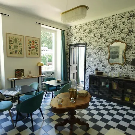 Chateau Guirotte 3* Moncaut