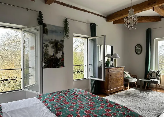 Bed & Breakfast Chateau Guirotte 3*