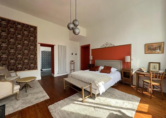 Chateau Guirotte Bed & Breakfast