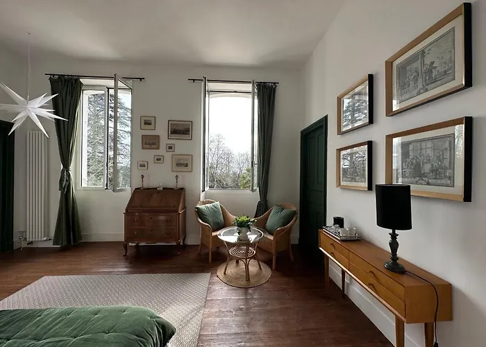 Chateau Guirotte Bed & Breakfast