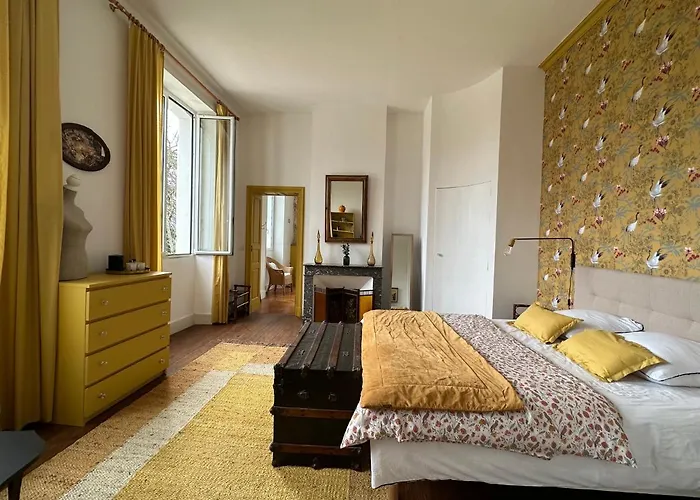 Bed & Breakfast Chateau Guirotte 3*